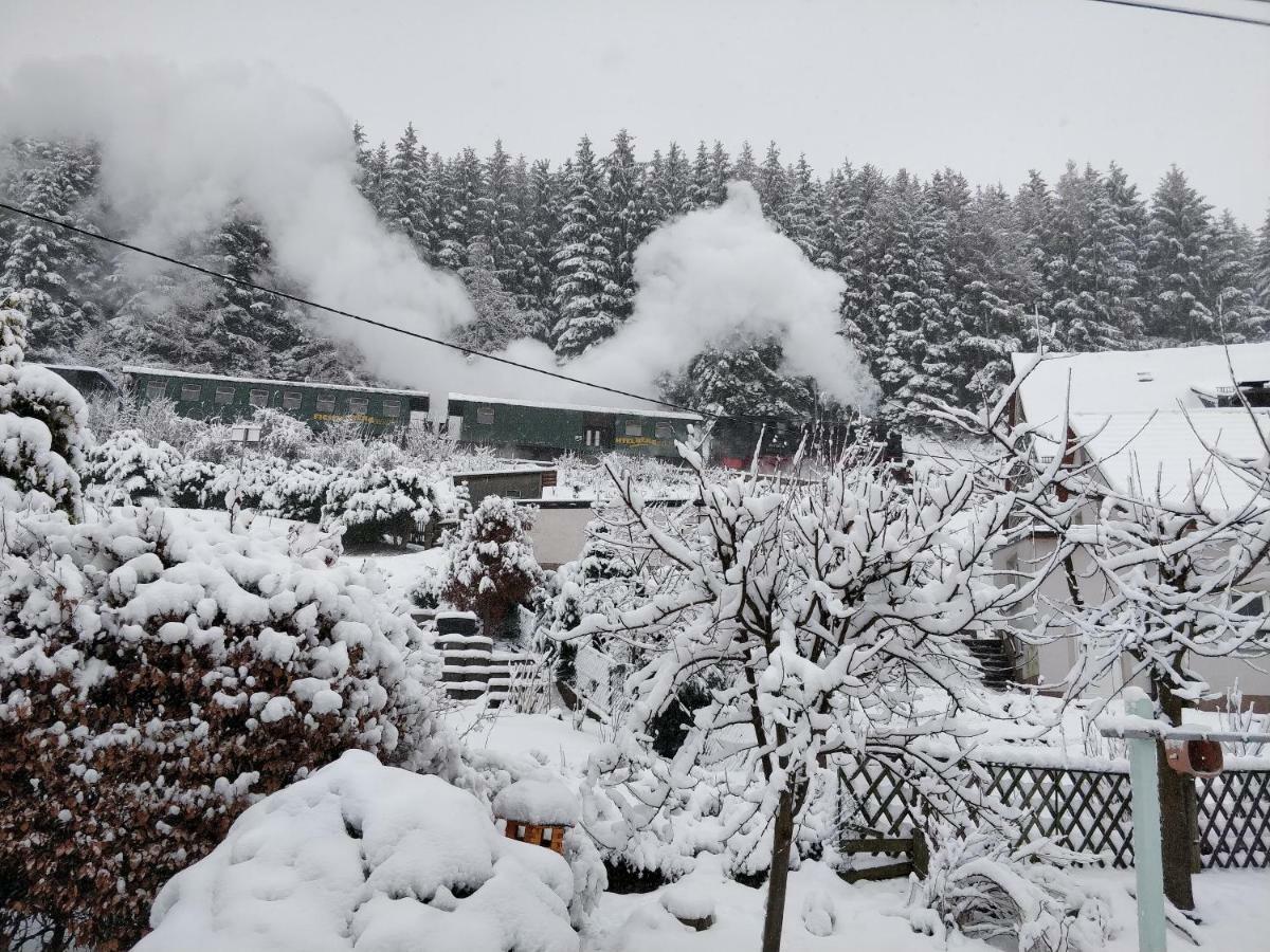 Ferienwohnung Bimmelbahn-Blick Neudorf  ภายนอก รูปภาพ